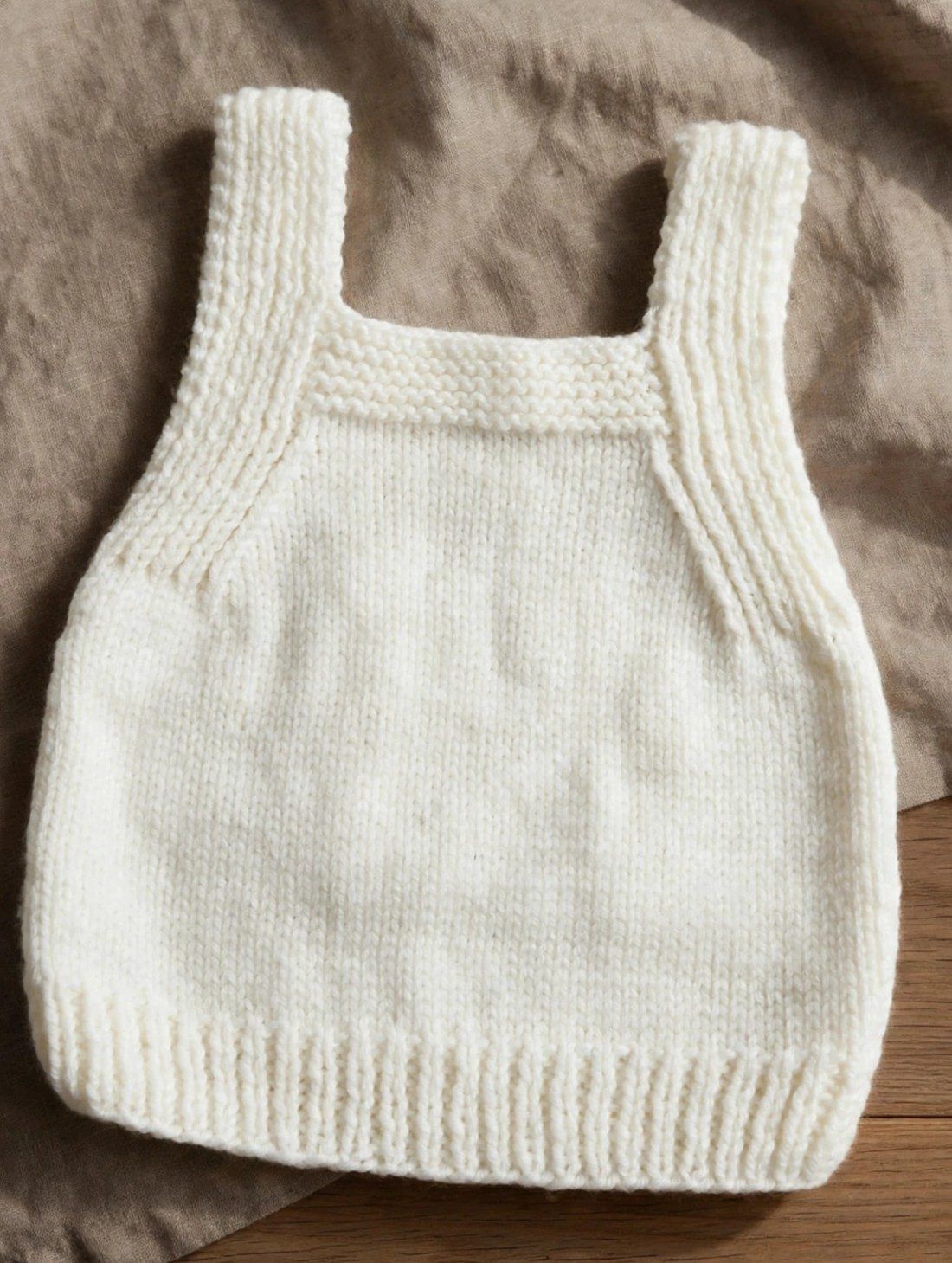 Creamy knit vest 